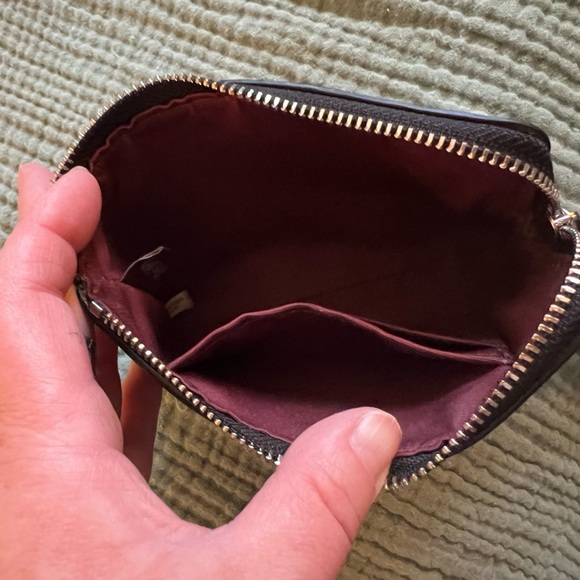 Cute Coach Floral wristlet - Picture 3 of 3